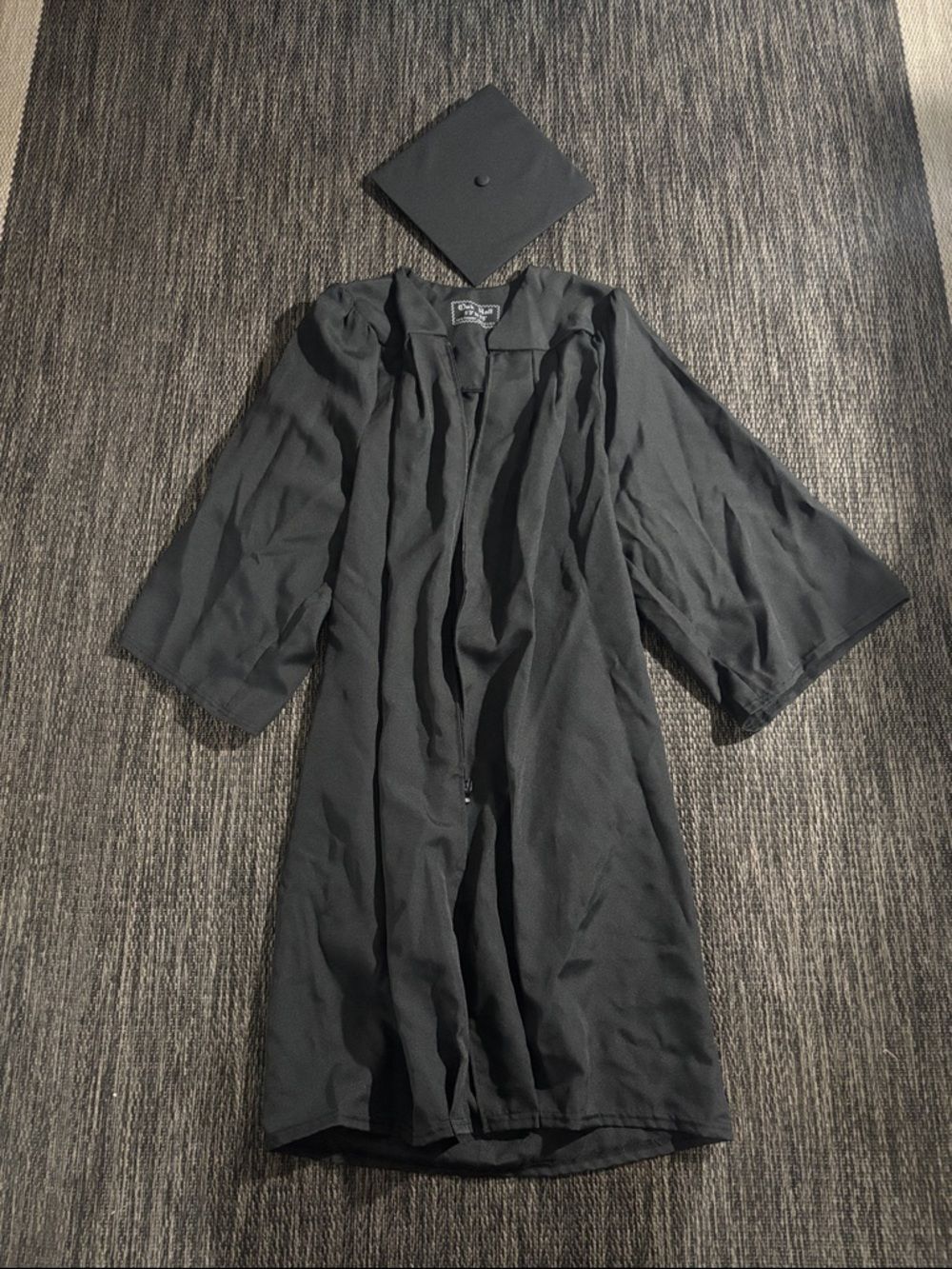Oak Hall Graduation Cap and Gown 5'3" to 5'5"